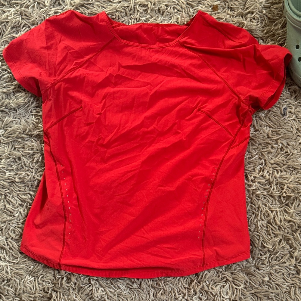 Lululemon lightweight stretch Run Short Sleeve in Love red